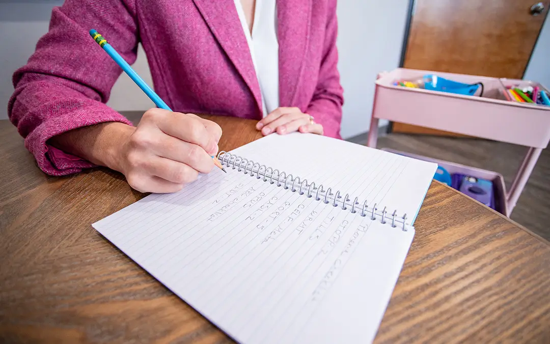 Speech language pathologist during dyslexia evaluation
